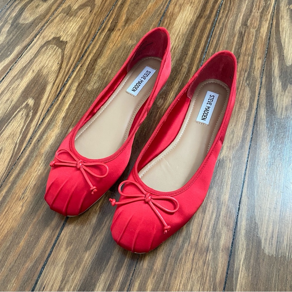 Steve Madden Annalise Red Satin Flats 8